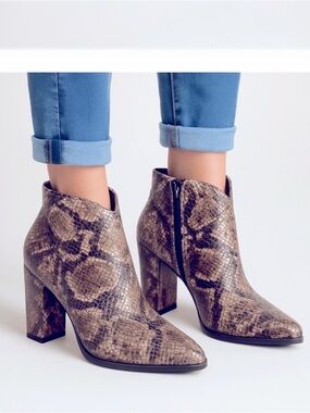 VALERIA Leal‎ Animal Snakeskin Side Zip Booties Made in Mexico Size 5.5